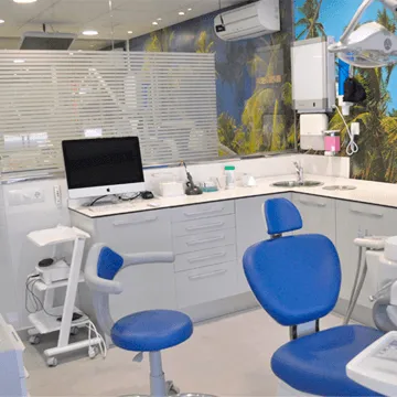 clinica dental dentista dr. gomez de salazar